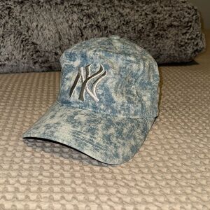 NY baseball cap